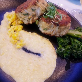 BLK SWAN - Jumbo Lump Crabcake Entree - New American Near Me - Baltimore, Maryland