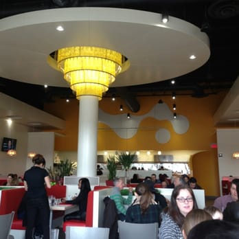 Allo Mon Coco - diners in a restaurant - Breakfast & Brunch Near Me - Pointe-Claire, Quebec