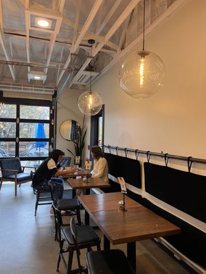 Social Eats Café by null