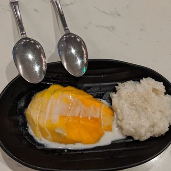 Spoon & Fork Kitchen - Sticky rice and mango - Thai Near Me - Austin, Texas