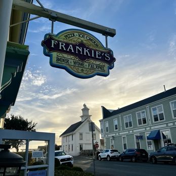 Frankie's - Store front - Ice Cream & Frozen Yogurt Near Me - Mendocino, California Frankie's - Store front - Ice Cream & Frozen Yogurt Near Me - Mendocino, California