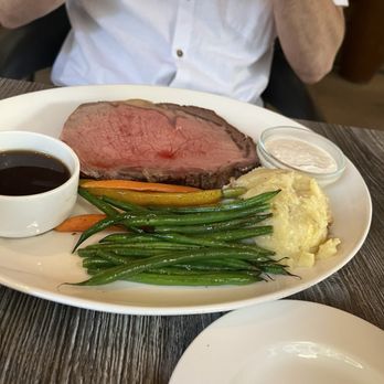 Basalt - Prime rib - New American Near Me - Honolulu, Hawaii