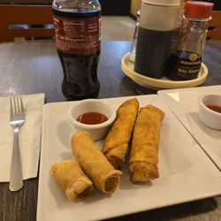 Himitsu Teriyaki - Egg rolls