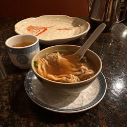 Tasty House Chinese Restaurant - Wonton Soup, Yummy!