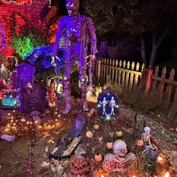 Holiday Fantasies Come To Life - A FREE EVENT & FREE PARKING! All Things Spooky: Castle, Monsters, Creatures, Graveyards @ Holiday Fantasies in Burbank Oct. 2023