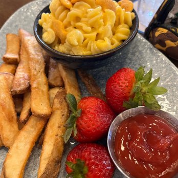 Lamplight Lounge - Kids pasta - New American Near Me - Anaheim, California