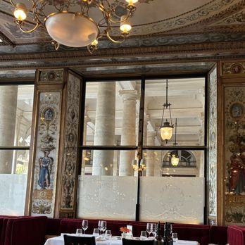 Le Grand Vefour - Interior - this is the table where Napoleon proposed to Josephine. - French Near Me - Paris, 75 Le Grand Vefour - Interior - this is the table where Napoleon proposed to Josephine. - French Near Me - Paris, 75