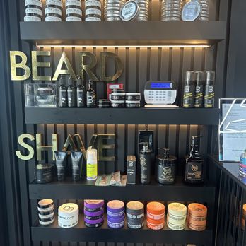 Goldcomb Barber Shop - Barbers Near Me - Surrey, British Columbia Goldcomb Barber Shop - Barbers Near Me - Surrey, British Columbia
