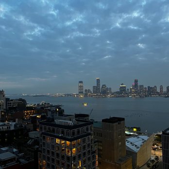 Azul Rooftop - Lounges Near Me - New York, New York