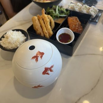 Zoo Spicy Bistro - Thai Near Me - Lakewood, California Zoo Spicy Bistro - Thai Near Me - Lakewood, California