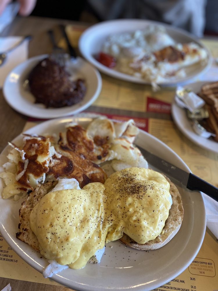 OREGON DINER Updated October 2024 157 Photos & 247 Reviews 302 W