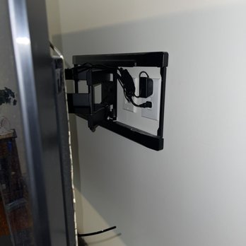 Live Wire Elite - Additional Outlet & AV Passthrough.
#ConcealedWiring - Home Network Installation Near Me Live Wire Elite - Additional Outlet & AV Passthrough.
#ConcealedWiring - Home Network Installation Near Me