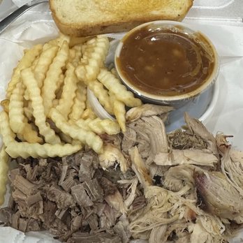 Keller’s BBQ - Pulled pork meal with side of brisket - Barbeque Near Me - Lake Mary, Florida Keller’s BBQ - Pulled pork meal with side of brisket - Barbeque Near Me - Lake Mary, Florida