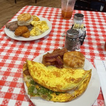 Mercier Orchards - Breakfast - Bakeries Near Me - Blue Ridge, Georgia