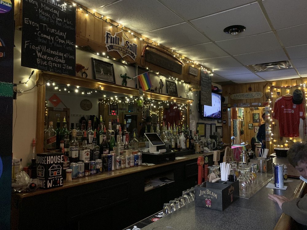 THE 413 Updated September 2024 405 Holyoke St, Easthampton