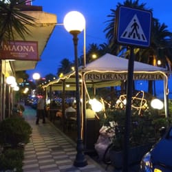 Maona - Maona's outdoor seating is very nice. Wicker chairs and wooden tables