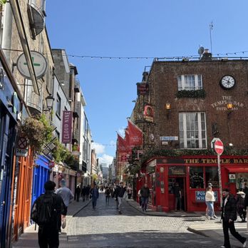 SANDEMANs new Dublin Tours - The popular tourist trap: Temple Bar district - Tours Near Me - Dublin, D SANDEMANs new Dublin Tours - The popular tourist trap: Temple Bar district - Tours Near Me - Dublin, D