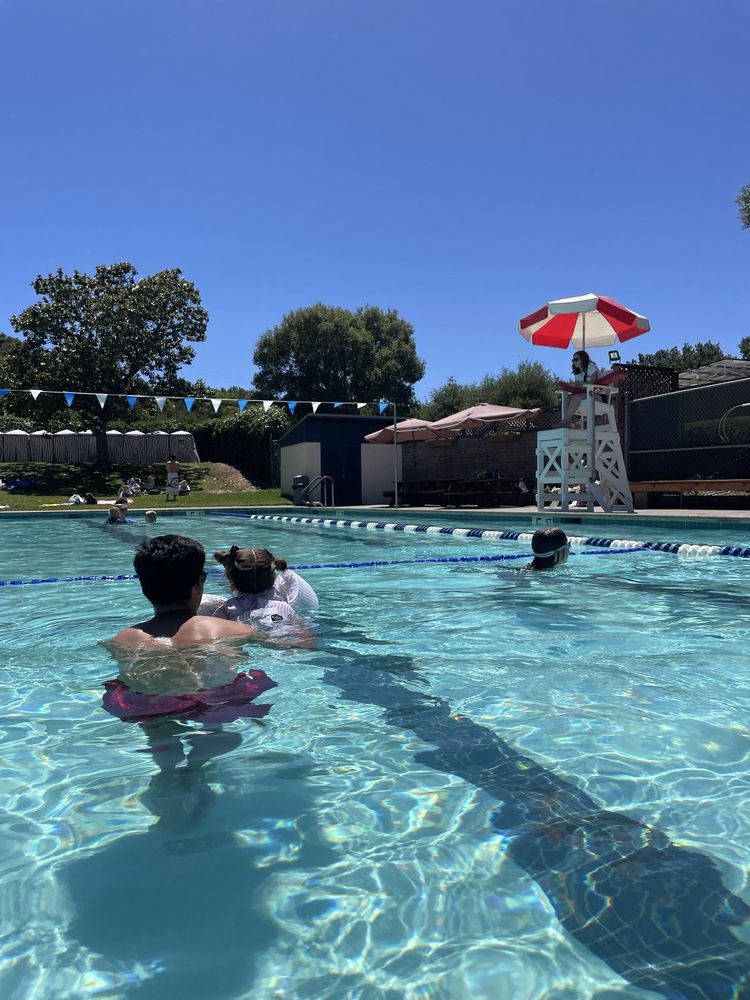 Marinwood Pool Logo