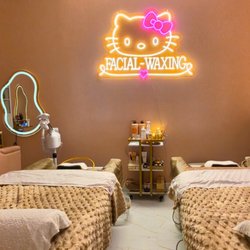 Kitty Glow Nail Spa