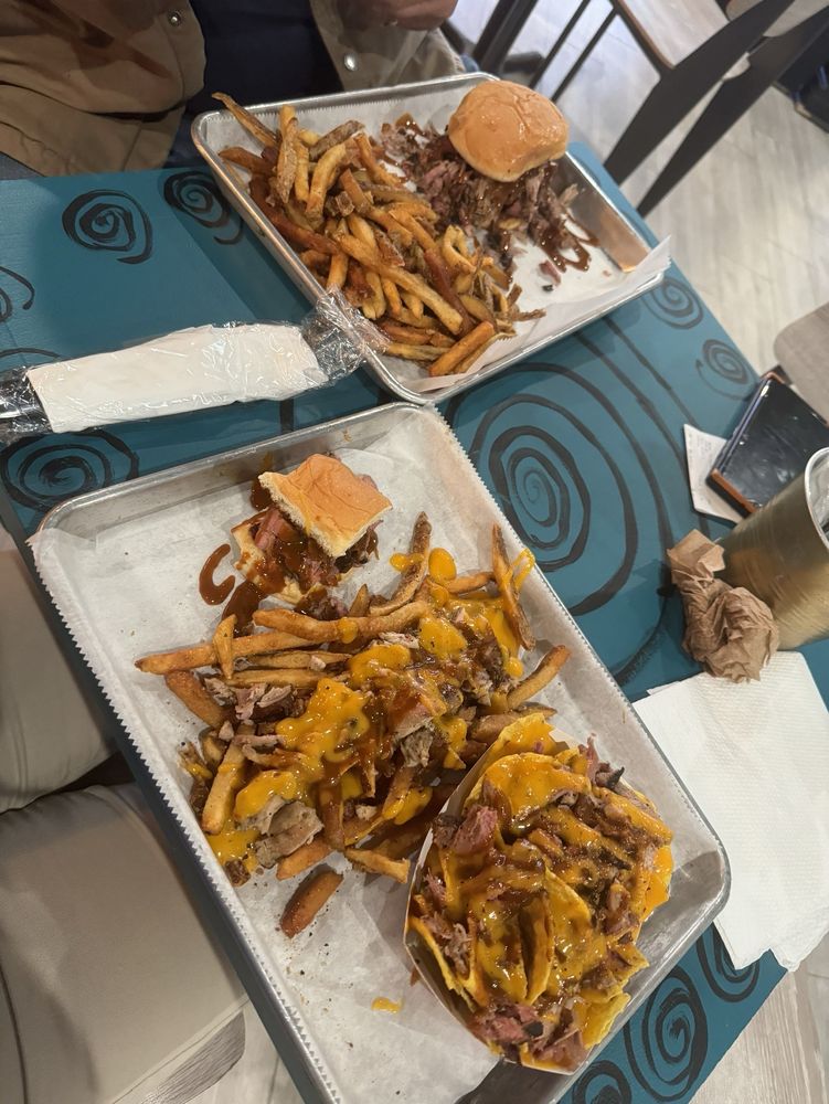 Smurfey’s Smokehouse BBQ & Breakfast