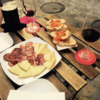 La Vinya de Santa Clara - Wine Bars Near Me - Palma de Mallorca, PM
