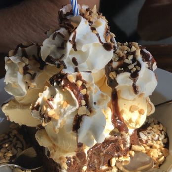 Fronk's - Peanut butter brownie sundae! - Burgers Near Me - Bellflower, California