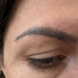 This is eyebrow before. This is eyebrow before.