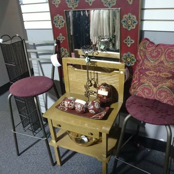 Revive Consignment - Used, Vintage & Consignment Near Me - Smyrna, Georgia