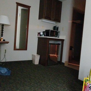 Rocky Mountain Lodge - Microwave and refrigerate - Hotels Near Me - Buckley, Colorado Rocky Mountain Lodge - Microwave and refrigerate - Hotels Near Me - Buckley, Colorado
