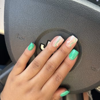 Luxury Nail Lounge - Nail Salons Near Me - Chamblee, Georgia