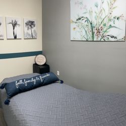 Jlon Beauty Bar & Lash Lounge