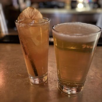 Idle Hour - Autumn leaves and IPA on tap. Delicious drinks - American Near Me - Los Angeles, California Idle Hour - Autumn leaves and IPA on tap. Delicious drinks - American Near Me - Los Angeles, California