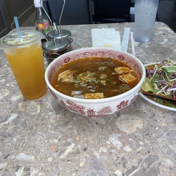 Bun Bo Hue Duc Chuong - Bun Bo Hue 4.5/5  Mango Tea 4.7/5 - Vietnamese Near Me - Houston, Texas