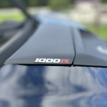 Hillview Motorsports - 2026 Can-Am® Commander XT 1000R - Motorcycle Dealers Near Me - Latrobe, Pennsylvania Hillview Motorsports - 2026 Can-Am® Commander XT 1000R - Motorcycle Dealers Near Me - Latrobe, Pennsylvania