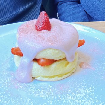 Flipper’s - Strawberry Fluffy Pancake - Pancakes Near Me - New York, New York Flipper’s - Strawberry Fluffy Pancake - Pancakes Near Me - New York, New York