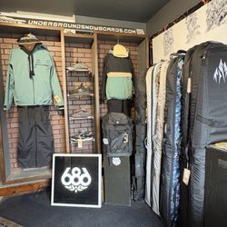 Underground Snowboards - Lots of 686 fear