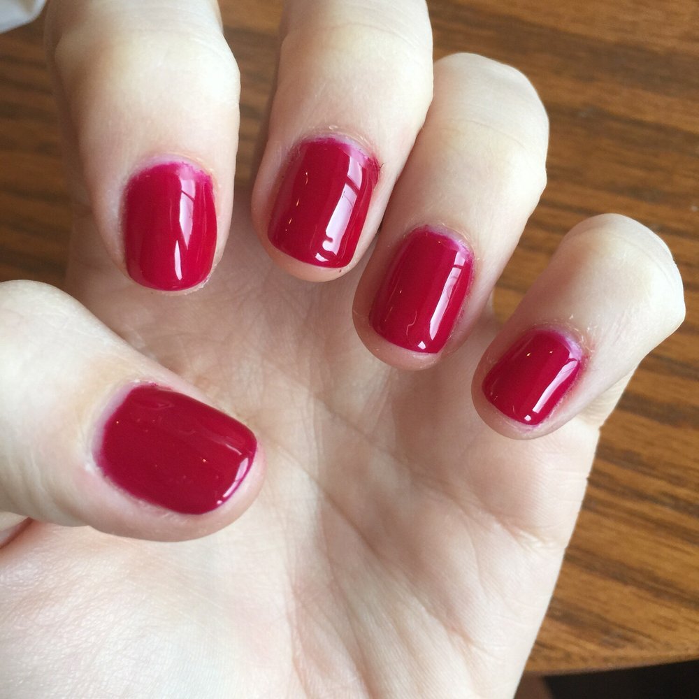 Behold the worst gel manicure of all time. Behold the worst gel manicure of all time.