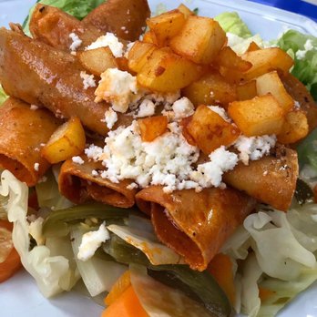 Los Azulejos - Enchiladas Salmantinas - Mexican Near Me - León, GUA