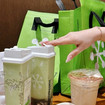 Naisnow Tea & Bakery - Super Avocado, Highland Tea Latte, Coffee Tiramisu Tart - Bakeries Near Me - Cupertino, California