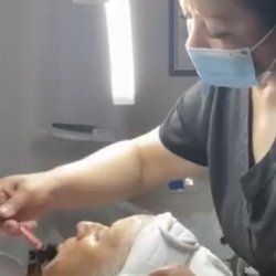 Ruthy Spa - I'm applying a hydration treatment on a client with dry skin type