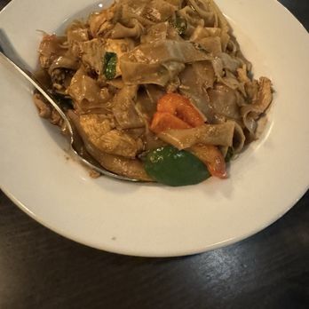 Coconut Thai - Drunken Noodles - Thai Near Me - Edina, Minnesota