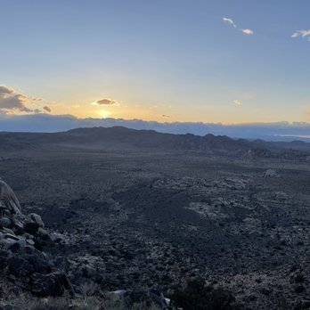 Ryan Mountain - View from the peak @sundown - Hiking Near Me - Twentynine Palms, California Ryan Mountain - View from the peak @sundown - Hiking Near Me - Twentynine Palms, California