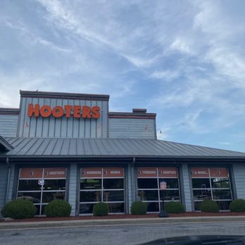 Hooters - the front of a restaurant - Sports Bars Near Me - Columbia, Missouri Hooters - the front of a restaurant - Sports Bars Near Me - Columbia, Missouri