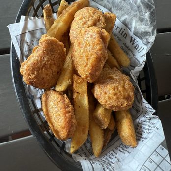 Doc's Seafood & Steaks - Kids Chicken Nugget basket - Seafood Near Me - Corpus Christi, Texas