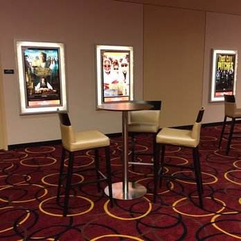 AMC Northbrook 14 - Upstairs seating - Cinema Near Me - Northbrook, Illinois