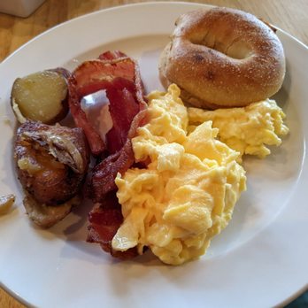 Lakeside Cafe - Breakfast & Brunch Near Me - Harrison Hot Springs, British Columbia Lakeside Cafe - Breakfast & Brunch Near Me - Harrison Hot Springs, British Columbia