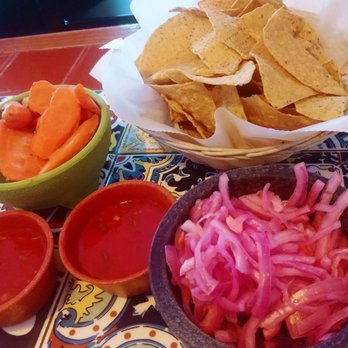 El Primo Restaurant - Spicy red onions, carrots and jalapenos, salsa and chips served promptly. - Mexican Near Me - Joliet, Illinois