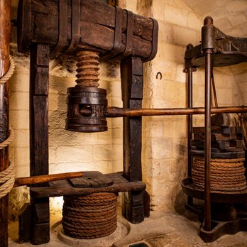 La Cantina Frrud - Museo del vino - Wine Tasting Room Near Me - Altamura, BA La Cantina Frrud - Museo del vino - Wine Tasting Room Near Me - Altamura, BA