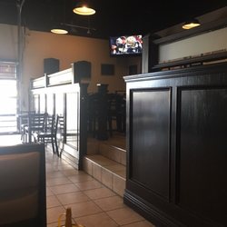 Ellen's Bar and Grill