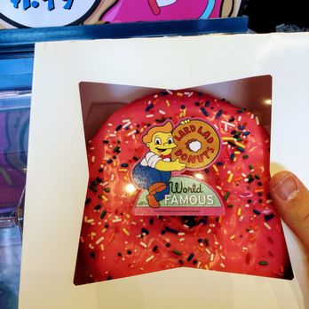 Universal Studios Hollywood - big ass doughnut - Amusement Parks Near Me - Universal City, California